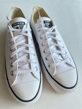 NWB Converse White Low Top Canvas Sneakers with Black Trim